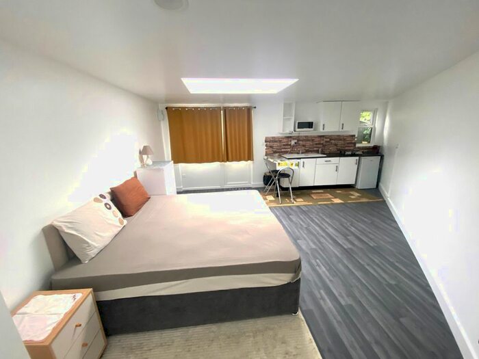 1 Bedroom Studio To Rent In Stanwell Road, Feltham, TW14
