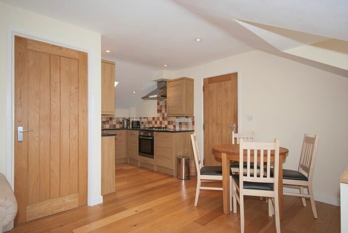 1 Bedroom Flat To Rent In School Road, Kidlington, OX5