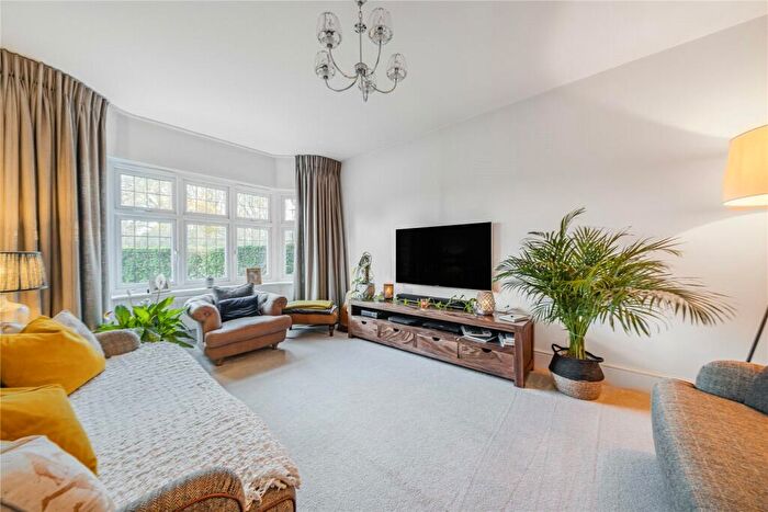 4 Bedroom Detached House For Sale In Pythouse Close, Badbury Park, Swindon, SN3