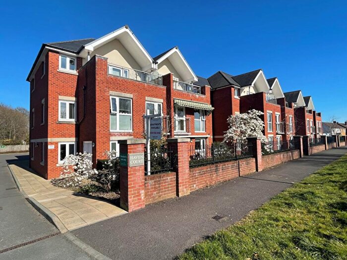 2 Bedroom Apartment For Sale In Haven Court, Southampton Road, Hythe, SO45