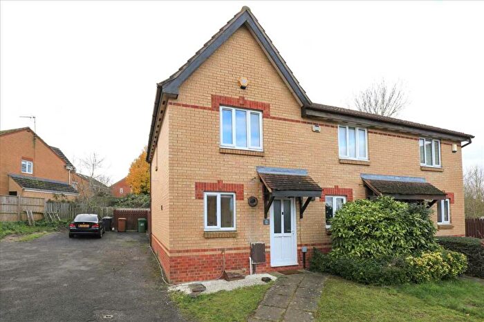 2 Bedroom Property To Rent In Balmoral Close, Wellingborough, NN8