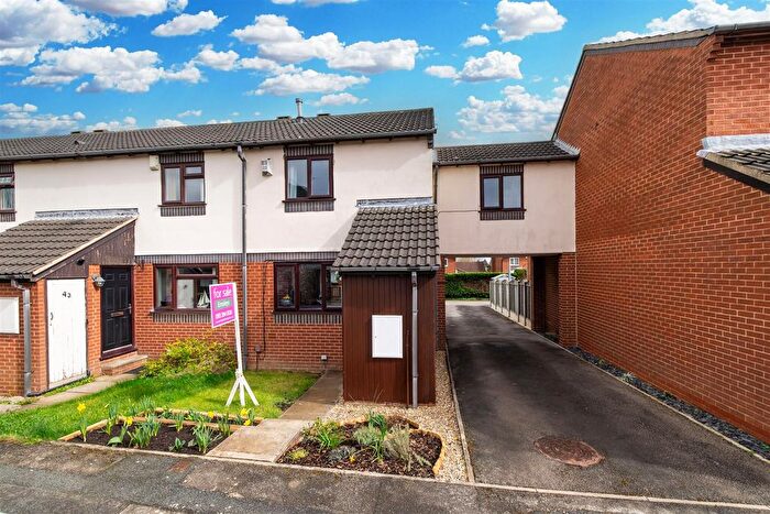 3 Bedroom Terraced House For Sale In Birchfields Rise, Leeds, LS14