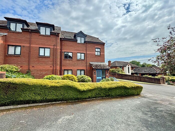 2 Bedroom Flat For Sale In Trews Weir Reach, Exeter, EX2