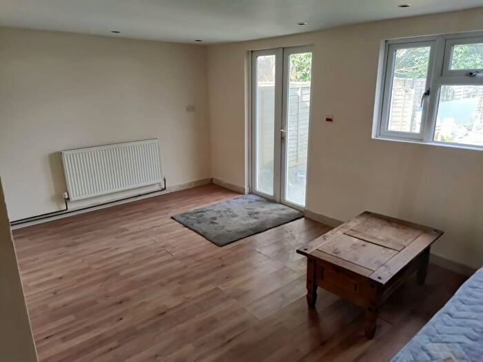 3 Bedroom Maisonette To Rent In Bulstrode Road, Hounslow, TW3