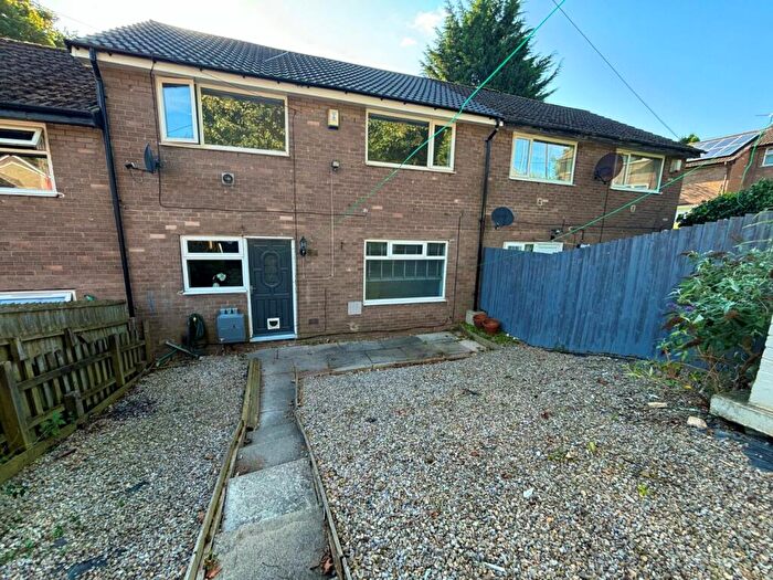 3 Bedroom House To Rent In Chandos Walk, Leeds, West Yorkshire, LS8