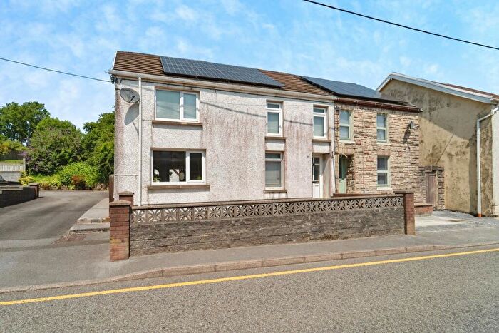 3 Bedroom Semi-Detached House For Sale In Norton Road, Penygroes, Llanelli, Carmarthenshire, SA14