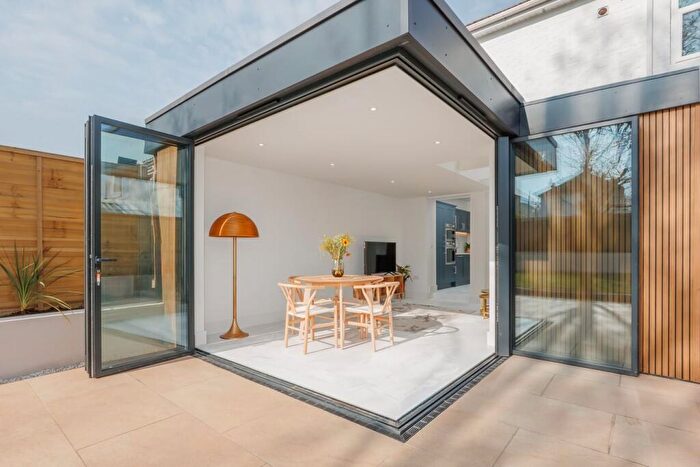 2 Bedroom Apartment For Sale In Paisley Road, Southbourne, Bournemouth, BH6
