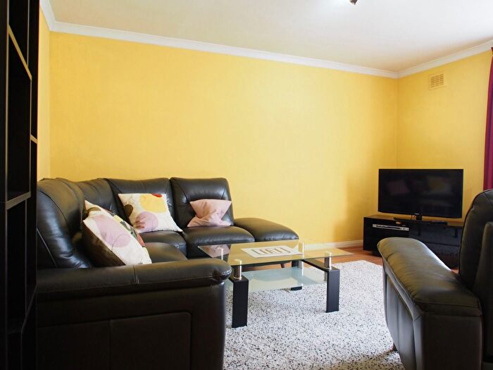 2 Bedroom Flat To Rent In Orchard Brae Avenue, Edinburgh, EH4