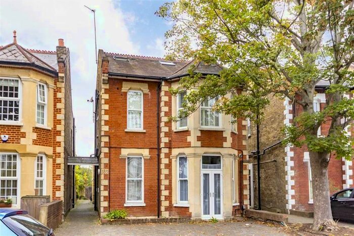 1 Bedroom Flat To Rent In Waldegrave Road, Teddington, TW11