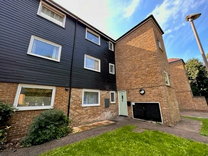 2 Bedroom Apartment To Rent In Romeland, Waltham Abbey, EN9