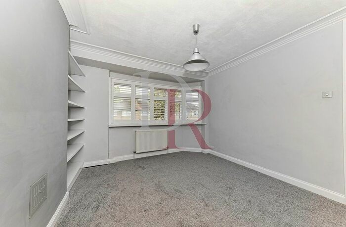 2 Bedroom Flat To Rent In Connaught Road, London, EN5