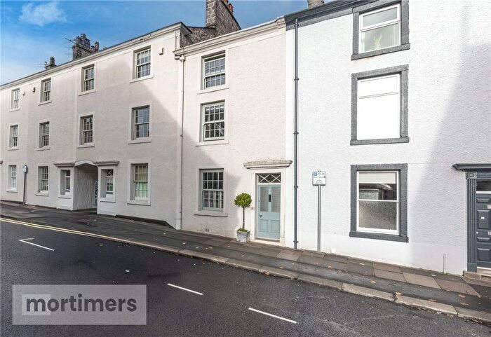 3 Bedroom Town House For Sale In York Street, Clitheroe, Lancashire, BB7