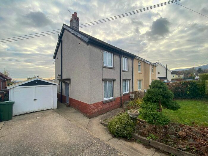 3 Bedroom Semi-Detached House To Rent In Parc Avenue, Pontnewydd, Cwmbran, NP44