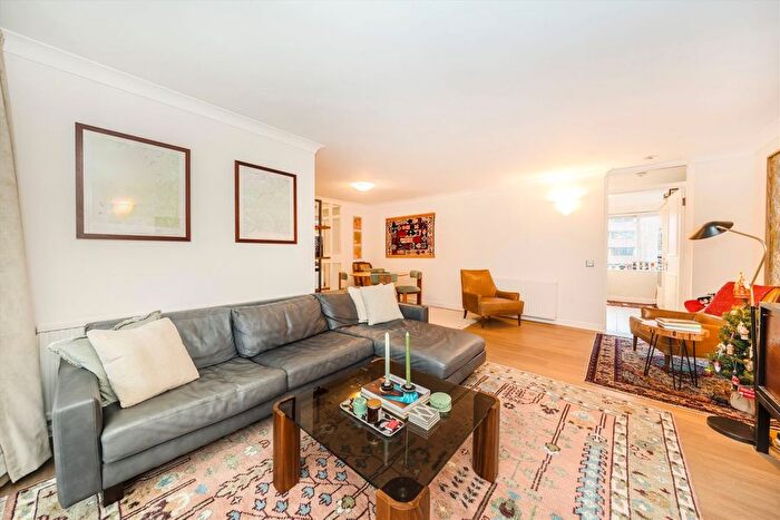 2 Bedroom Flat To Rent In Melbourne House, London, W8