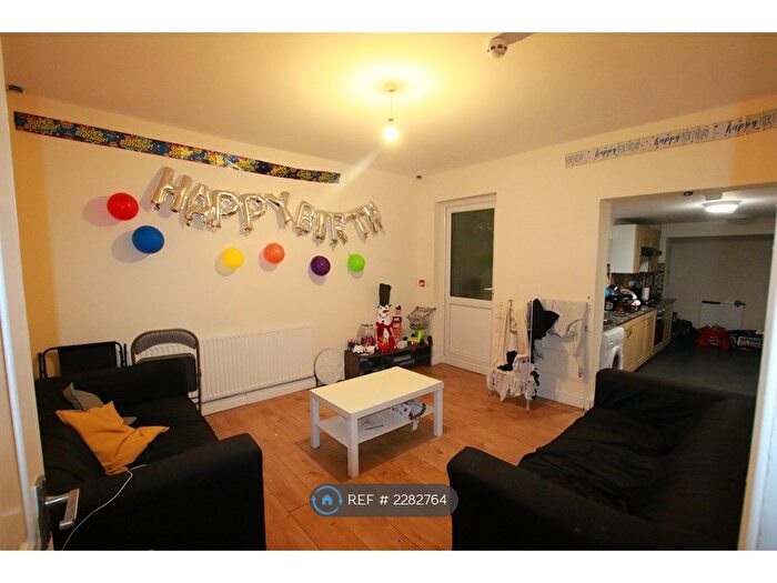 6 Bedroom Terraced House To Rent In Blenheim Road, Reading, RG1