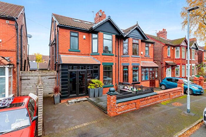 4 Bedroom Semi Detached House For Sale In Lindsay Avenue, Manchester, M19