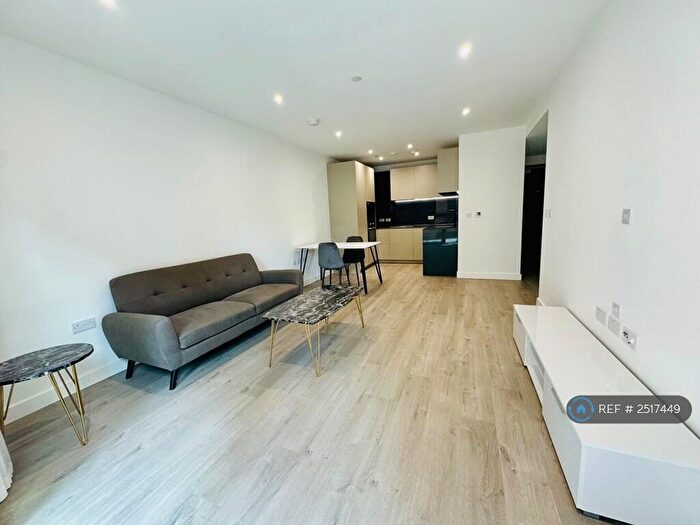 1 Bedroom Flat To Rent In Hawker House, London, N4