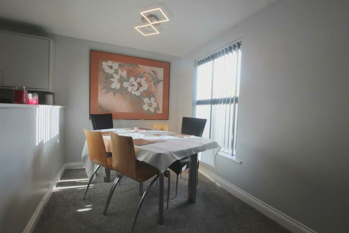 2 Bedroom Flat To Rent In Canal Quay, Britannia Wharf, Bingley, BD16
