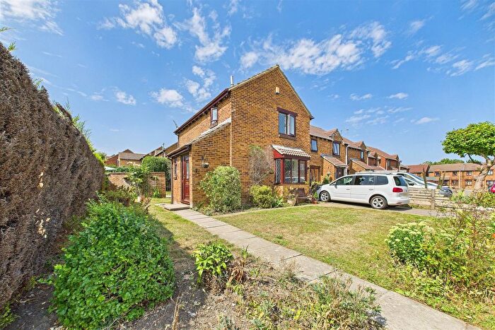 3 Bedroom Link Detached House For Sale In Hurn Road, Clevedon, BS21