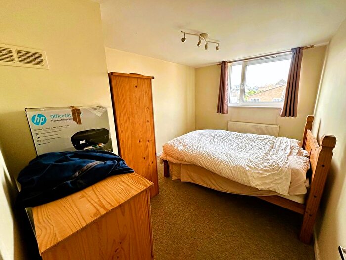 1 Bedroom Flat To Rent In Northcote Road, Clapham, London, SW11