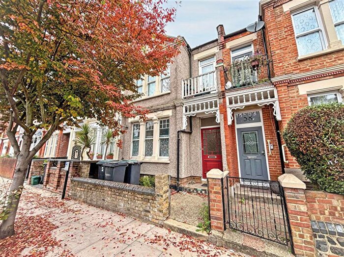 1 Bedroom Flat For Sale In Rathcoole Gardens, London, N8