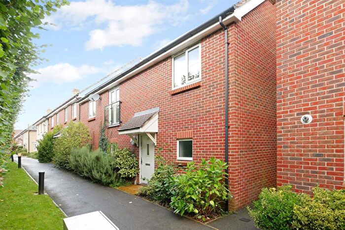 2 Bedroom Apartment To Rent In Fraser Row, Fishbourne, PO18