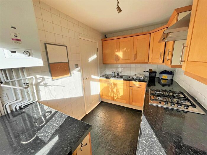 1 Bedroom Flat To Rent In Churchfields, South Woodford, London, E18