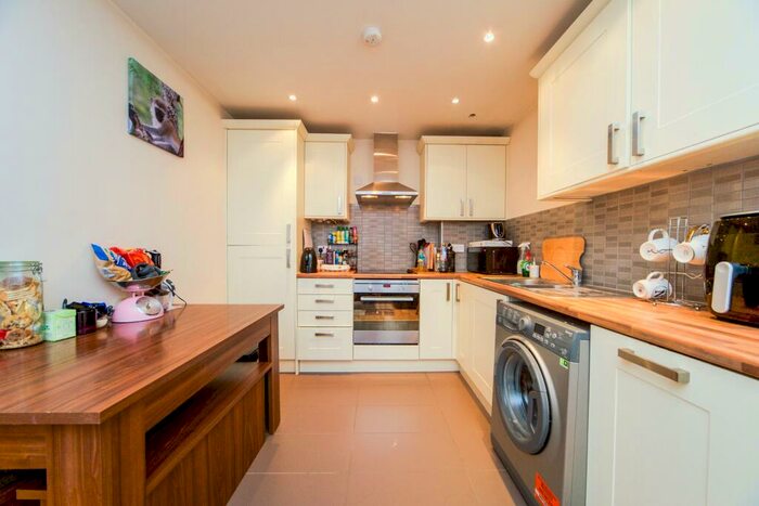 2 Bedroom Apartment To Rent In De Vere Court, Hoe Street, Walthamstow, E17