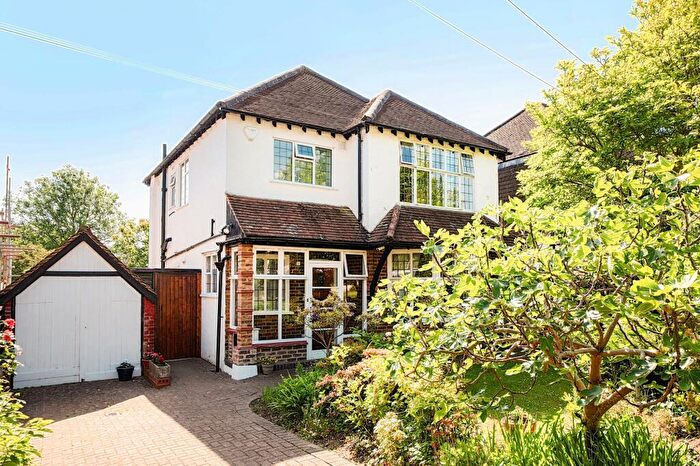 3 Bedroom Detached House For Sale In Sunnybank, Epsom, KT18