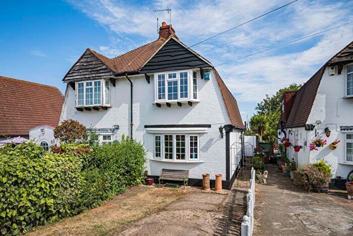 2 Bedroom Semi Detached House For Sale In Maidstone Road, Sidcup, DA14