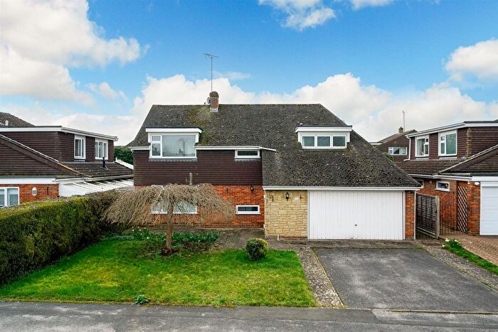 4 Bedroom Detached House For Sale In Good Intent, Edlesborough, LU6