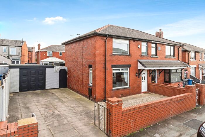 3 Bedroom Semi-Detached House For Sale In Anderton Street, Wigan, WN2