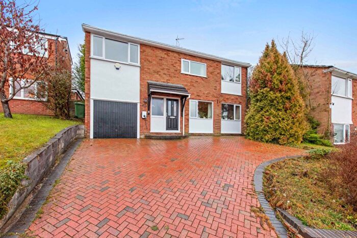 4 Bedroom Detached House For Sale In Green Hill, High Wycombe, HP13