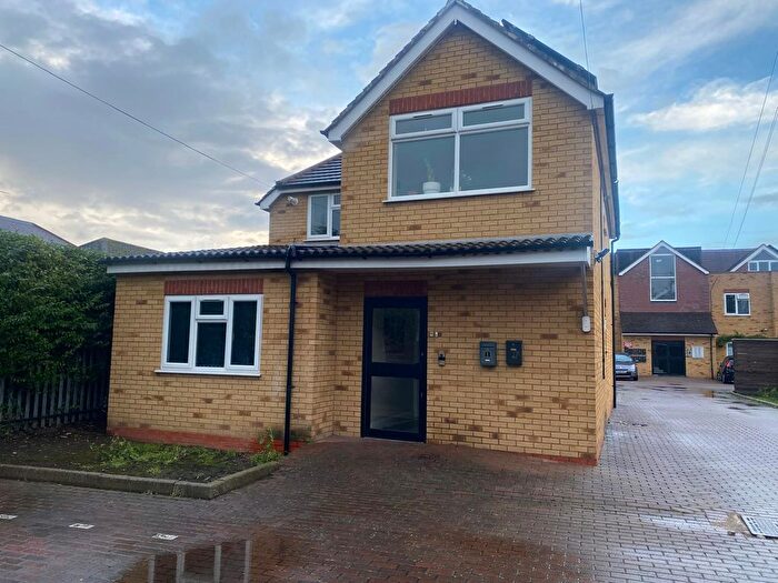 2 Bedroom Flat To Rent In Broadview, Stanwell, TW19