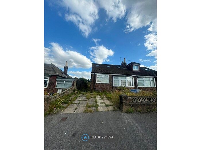 4 Bedroom Bungalow To Rent In Lulworth Avenue, Leeds, LS15