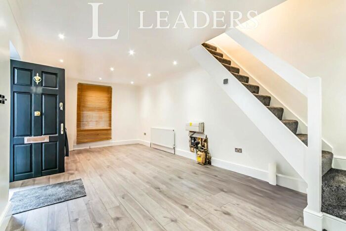 2 Bedroom End Of Terrace House To Rent In Leslie Grove, CR0