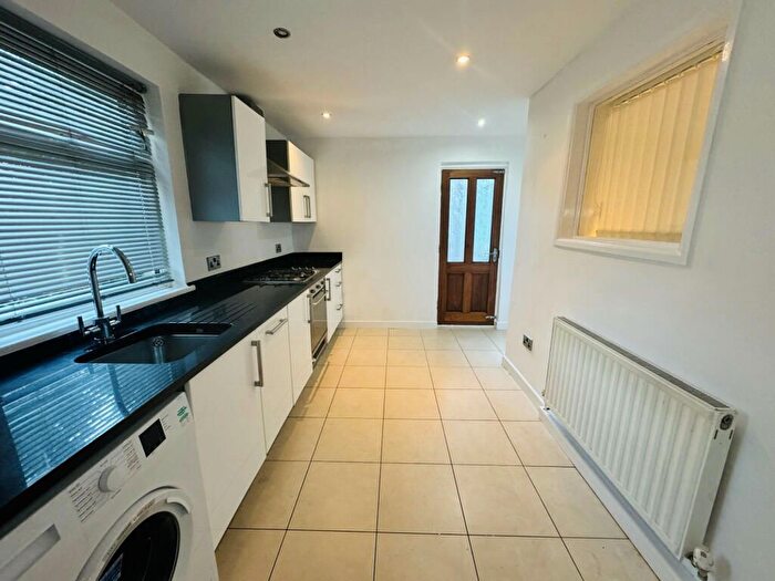 1 Bedroom Flat For Sale In Grosvenor Court, Queens Drive, Wavertree, Liverpool, L15