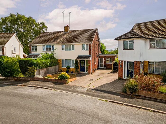 3 Bedroom Semi Detached House For Sale In Pike Corner, Aylesbury, HP21