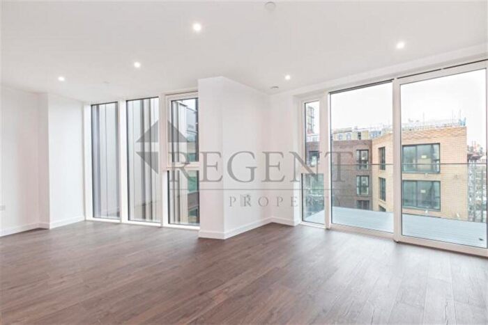 2 Bedroom Apartment For Sale In Hartington's Court, Woodberry Down, N4