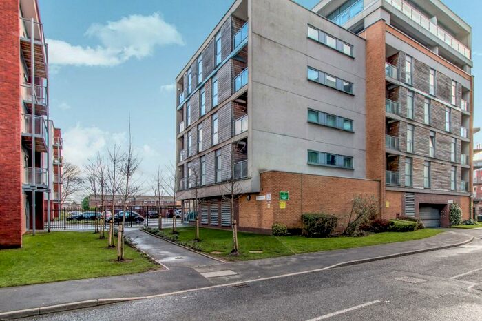 1 Bedroom Apartment To Rent In Pioneer House, Elmira Way, Salford, M5