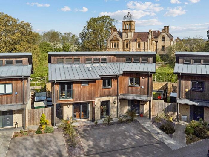 5 Bedroom Town House For Sale In Priorygate Court, Castle Cary, Somerset, BA7
