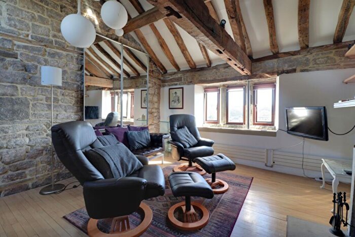 2 Bedroom Character Property For Sale In Upper Hagg, Thongsbridge, Holmfirth, West Yorkshire, HD9