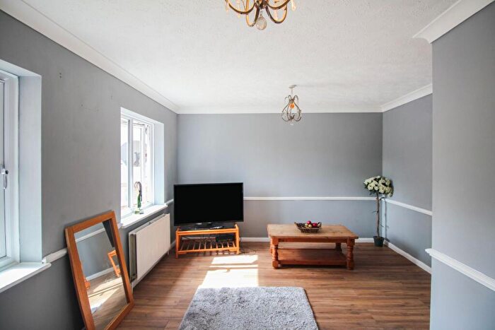 2 Bedroom Flat To Rent In Eagle Close, Waltham Abbey, EN9