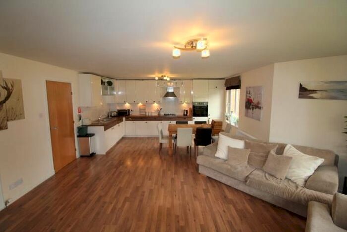 2 Bedroom Flat To Rent In Midstocket View, Aberdeen, AB15