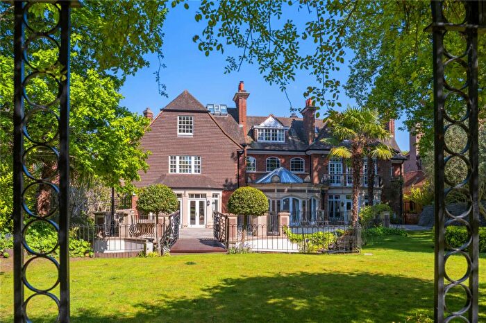 8 Bedroom Detached House For Sale In Courtenay Avenue, Highgate, London, N6