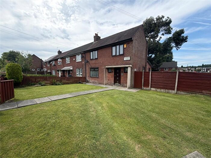 2 Bedroom End Of Terrace House For Sale In Grasmere Avenue, Heywood, Greater Manchester, OL10