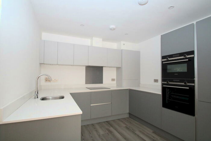 2 Bedroom Apartment To Rent In Foxley Lane, Purley, CR8