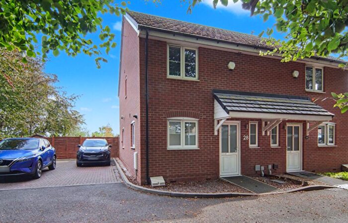 3 Bedroom Semi-Detached House For Sale In Wilman Close, Coventry, CV4