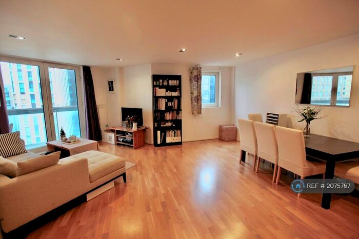 2 Bedroom Flat To Rent In Limeharbour, London, E14