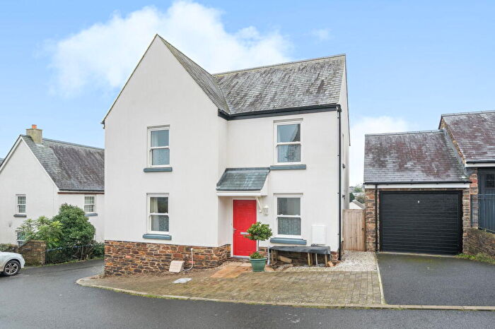 4 Bedroom Detached House For Sale In Pinwill Crescent, Ermington, PL21